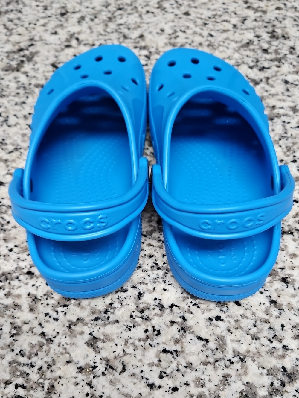 CROCS. BIG KIDS J4, BLUE - Picture 2 of 3